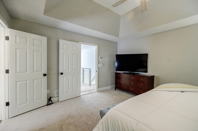Building Photo - 2105 Brookridge Ter