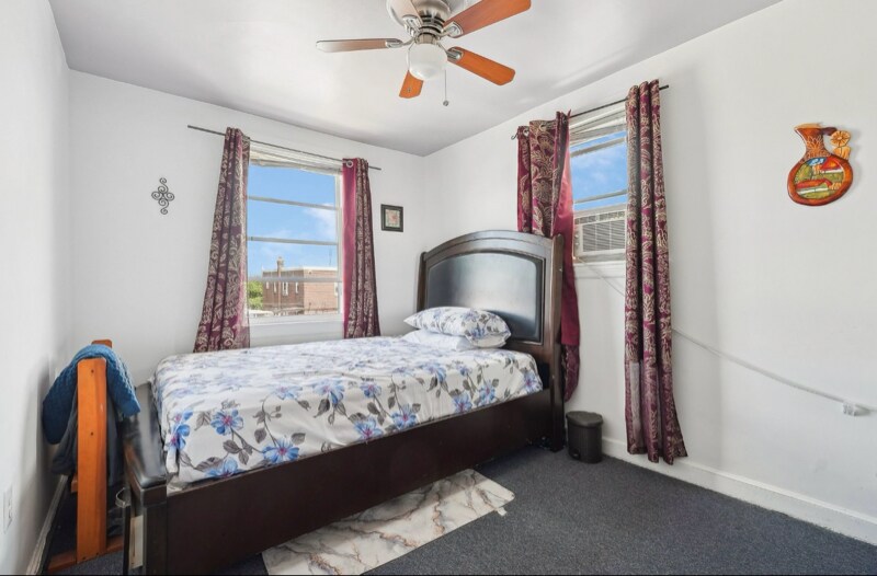 Building Photo - 1131 Fanshawe St