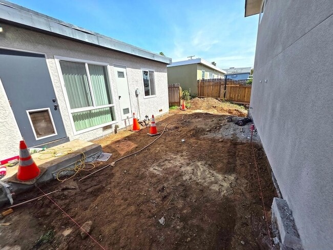 Building Photo - 4907 Iroquois Ave