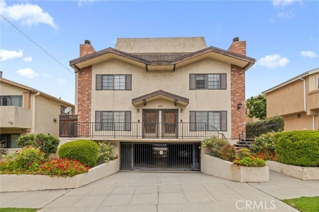 Building Photo - 545 E Cypress Ave