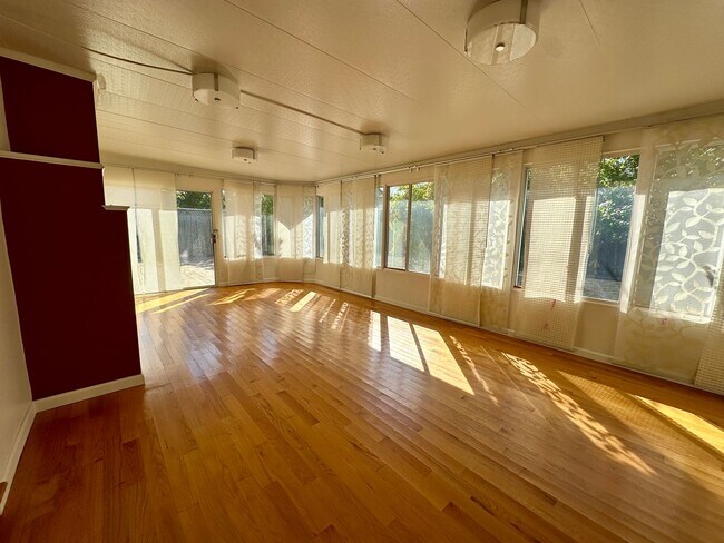 Building Photo - 1367 S Blaney Ave