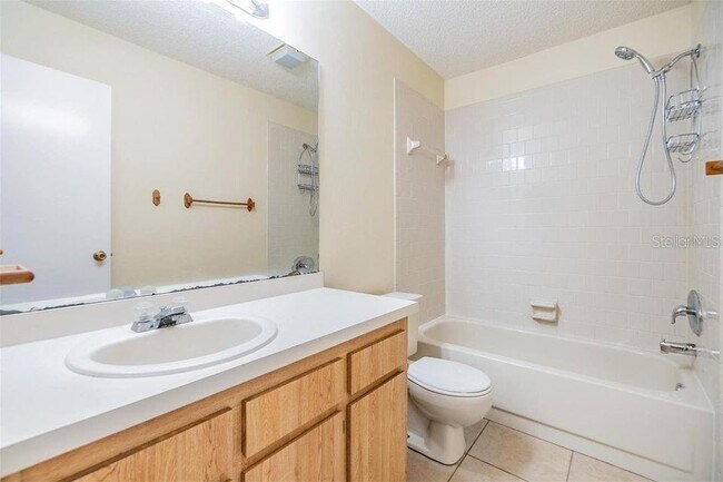 Building Photo - 3302 Laurel Dale Dr