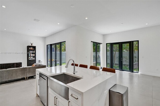 Building Photo - 7759 SW 99th St