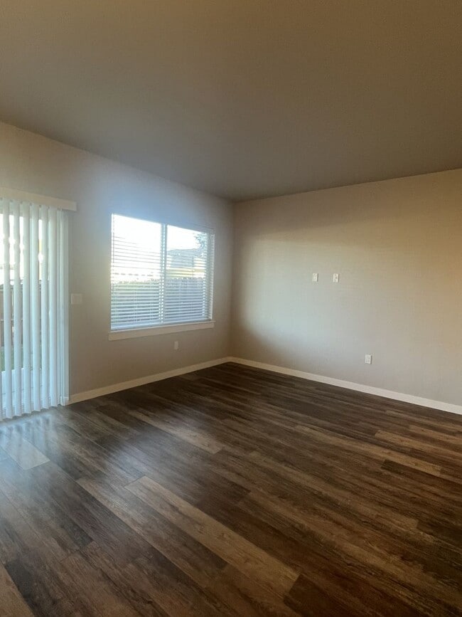 Building Photo - 1835-1837 Lillian St