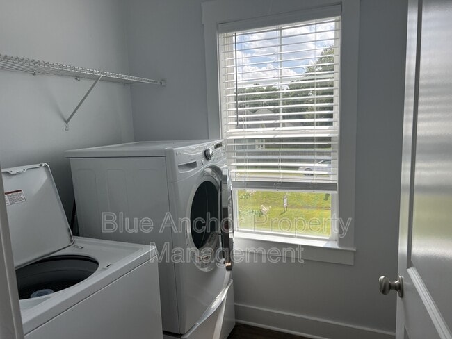 Building Photo - 153 Leeward Ln