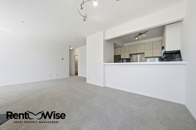 Building Photo - 2060 Sutter St