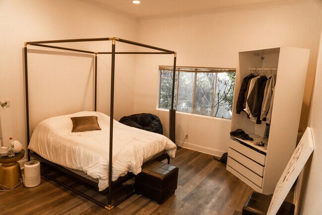 master bedroom - 840 N Croft Ave