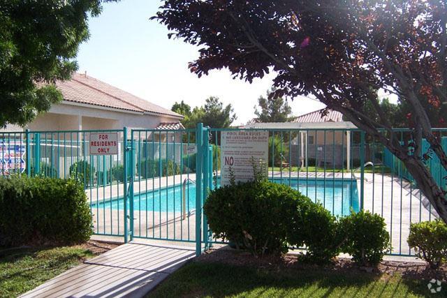 Rainbow Gardens Townhomes Las Vegas Nv Apartment Finder