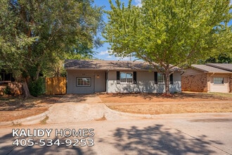 Building Photo - 413 Winding Ln