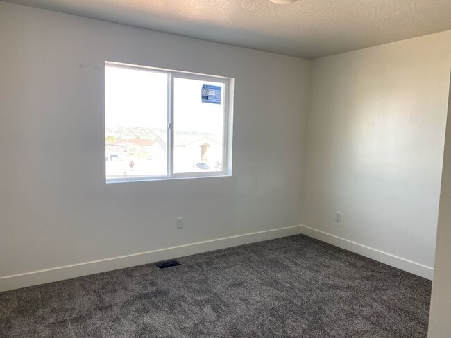 Building Photo - Brand New Duplex - Coming Soon