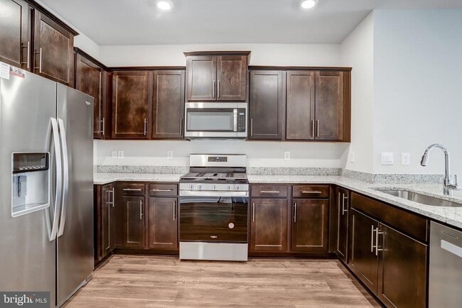 Building Photo - 721 Courier Ln