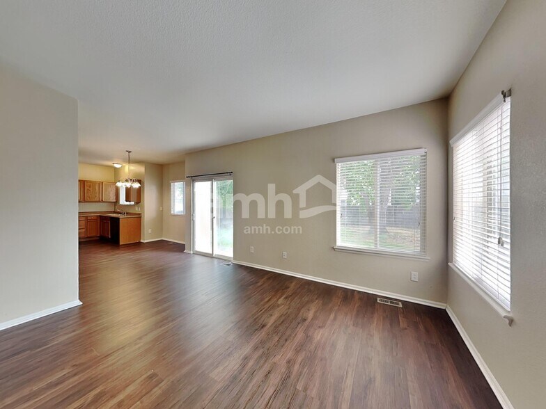 Building Photo - 9826 Kenton Cir