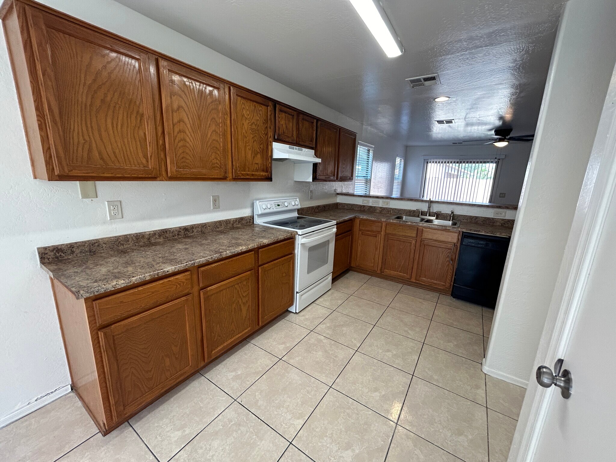 Building Photo - 7028 S 46th Dr