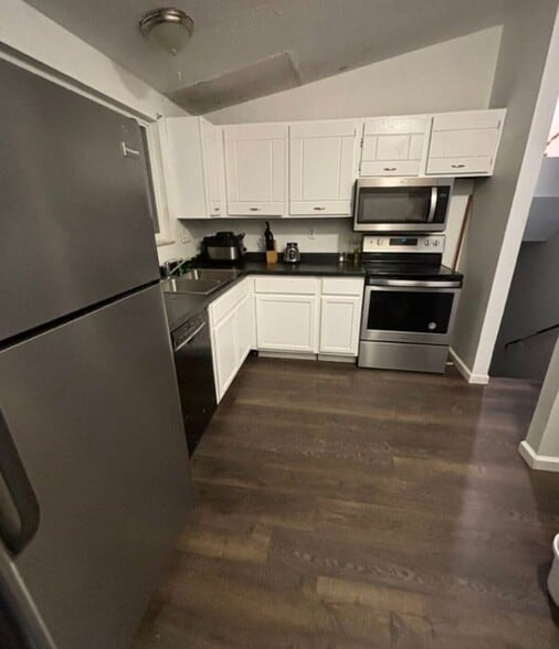 Building Photo - 3553 Triton Ct