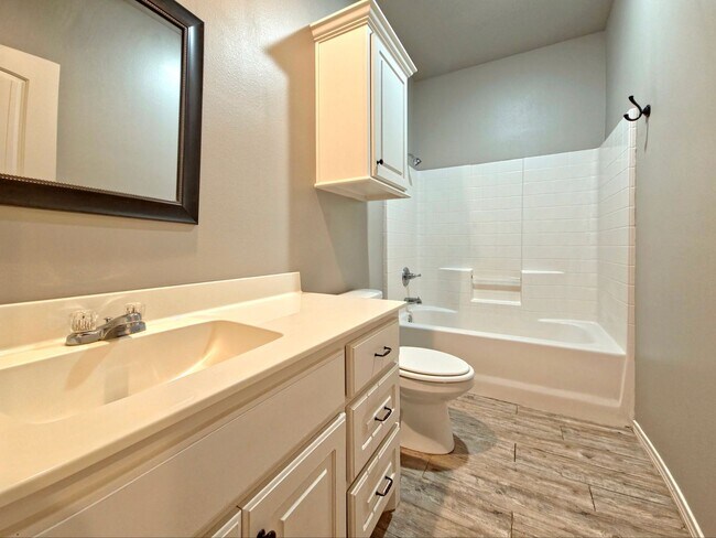 Building Photo - 1109 Preston Trails