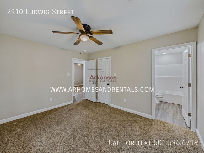 Building Photo - 2910 Ludwig St