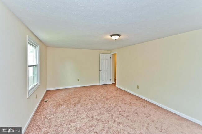 Building Photo - 8100 Irwell Ct