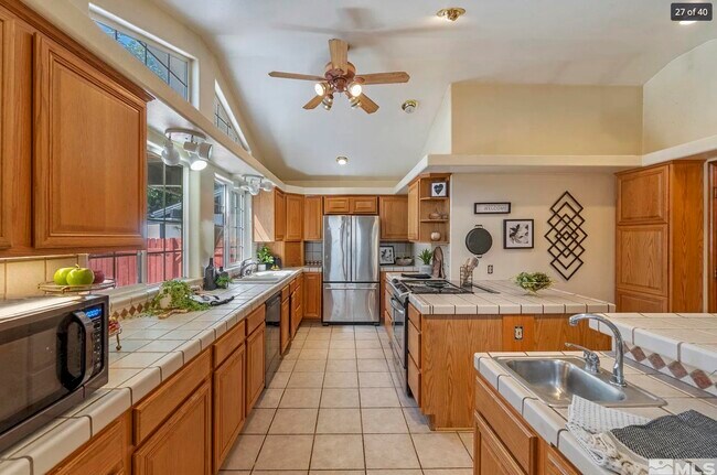 Building Photo - 225 Hunter Lake Dr