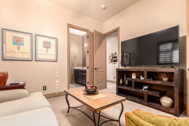 Stunning 3 bedroom, 2.5 bathroom home for lease in beautiful Rio Verde! - 26446 N Avenida del Ray