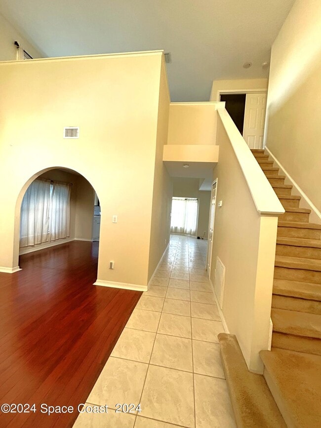 Building Photo - 6991 Hammock Trace Dr