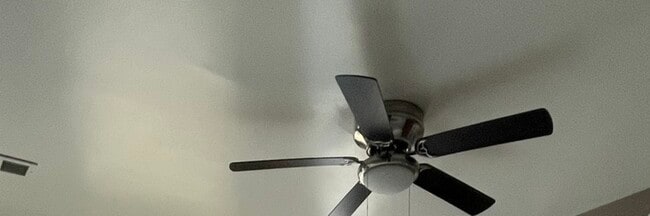 Building Photo - 7352 S Yale Ave