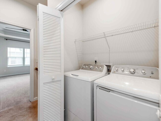 Building Photo - 10756 Overlook Mountain Dr