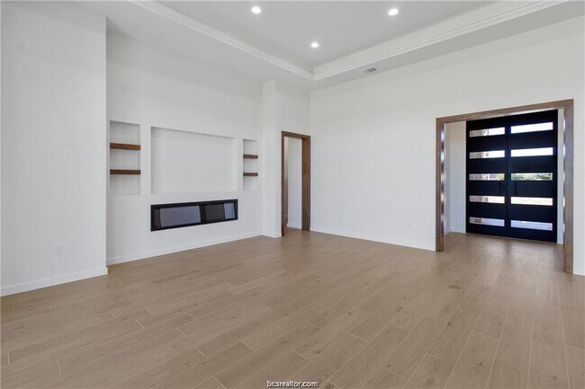 Building Photo - 4558 Hicks Ln