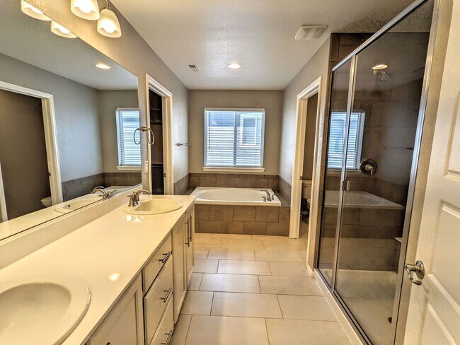 Building Photo - 6152 Gannet Dr