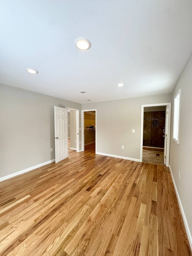 Building Photo - 76 Trottingham Ct