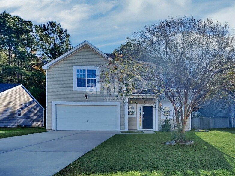 Primary Photo - 577 English Oak Cir