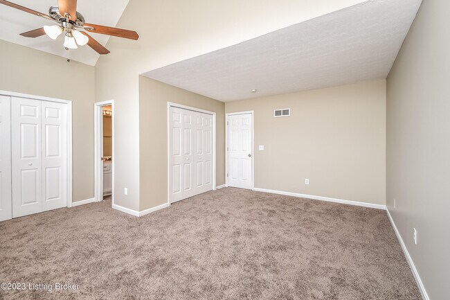 Building Photo - 10500 Whitepine View Pl