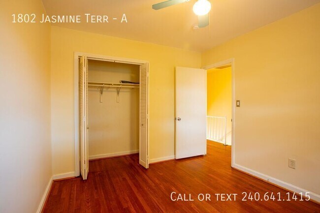 Building Photo - 1802 Jasmine Terrace