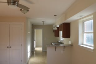 Building Photo - Naylor Rd Apts