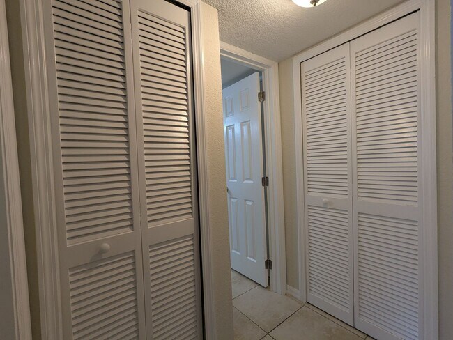 Building Photo - First Floor One Bedroom Condo in Metro at Michigan Park