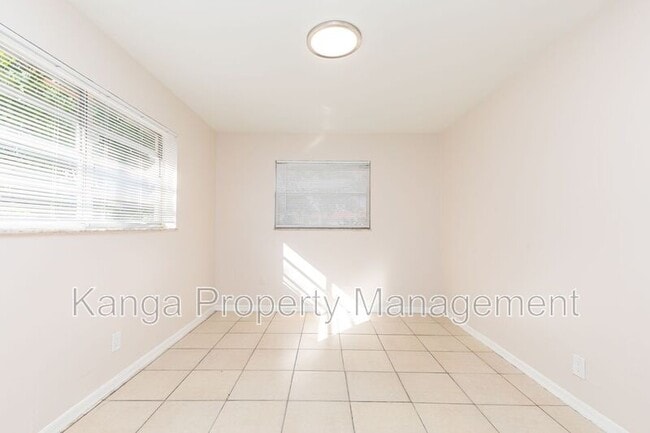 Building Photo - 7750 SW 10th Ct