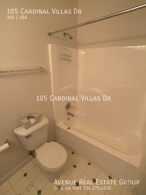 Building Photo - Spacious 3-Bed Condo with Bonus Room & Gar...