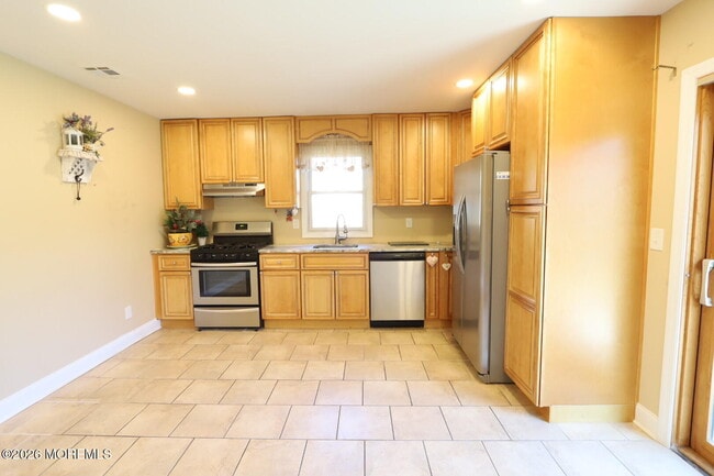 Building Photo - 1540 Birmingham Ave