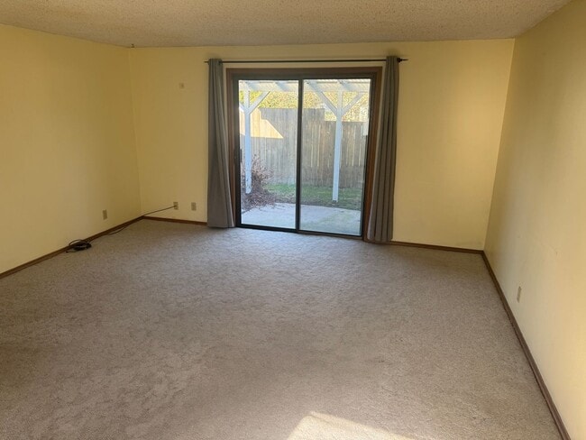 Building Photo - Harlow Neighborhood Duplex