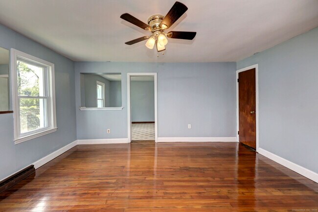 Building Photo - 22 Holmes Ave