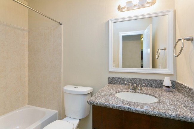 Building Photo - 265 Palmetto Ct