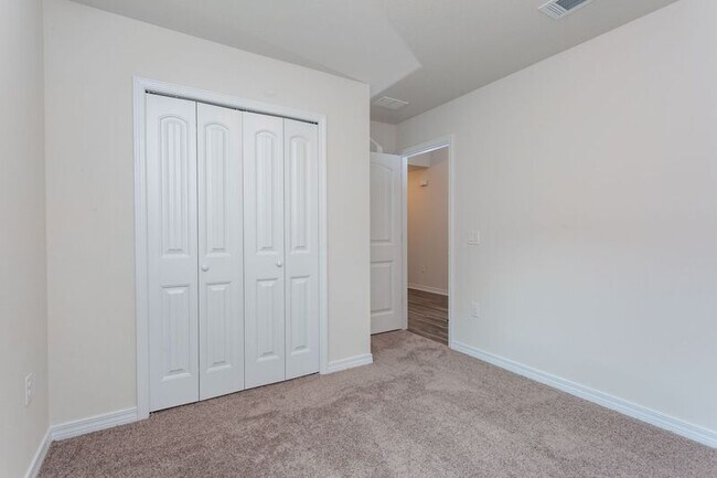 Building Photo - 5664 Peach Dr