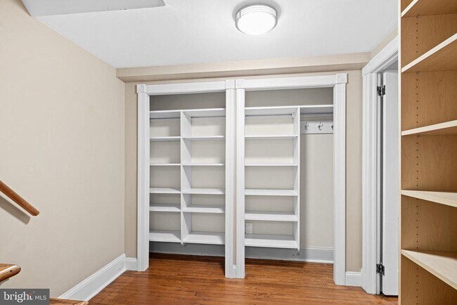 Building Photo - 1008 Spruce St