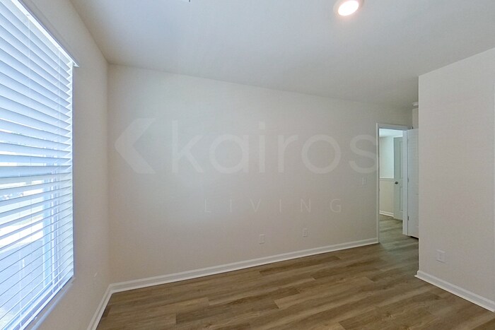 Building Photo - 124 Inez Ave