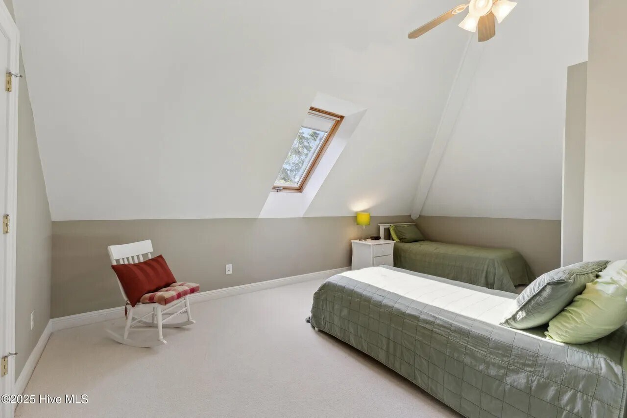 Building Photo - 8700 Thornblade Cir