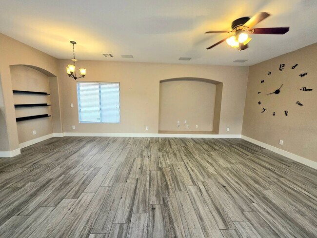 Building Photo - Three-bedroom Single Family