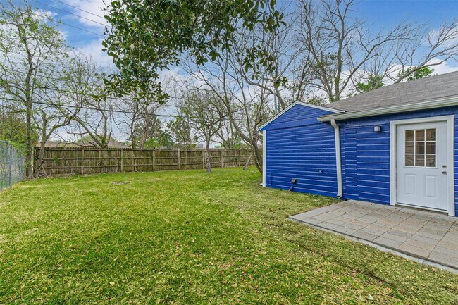 Building Photo - 1539 Pleasantville Dr