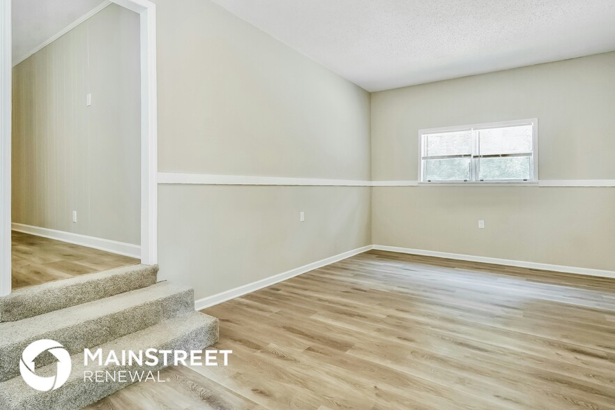 Building Photo - 690 Brooksdale Dr