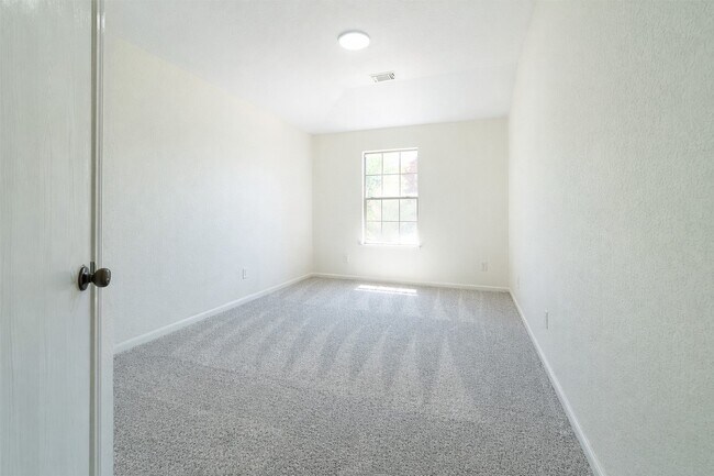 Building Photo - 1318 Hawks Nest Dr