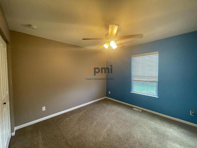 Building Photo - 10880 Mississippi St