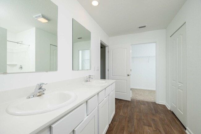 Building Photo - 951 Orellana Rd